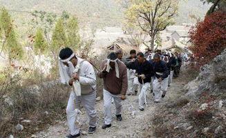 农村死人出殡视频,一幕幕感人出殡场景记录